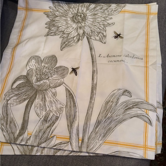 Williams Sonoma Table Napkins (6 included) - Picture 7 of 8